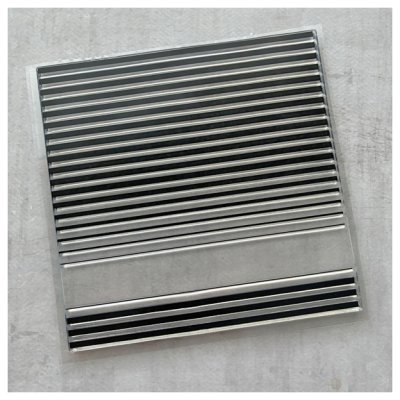 Simple & Basic -leimasin, tausta: Stripes