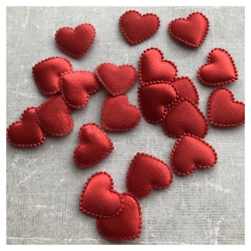 Satin embellishments, 20 pcs: Hearts, red